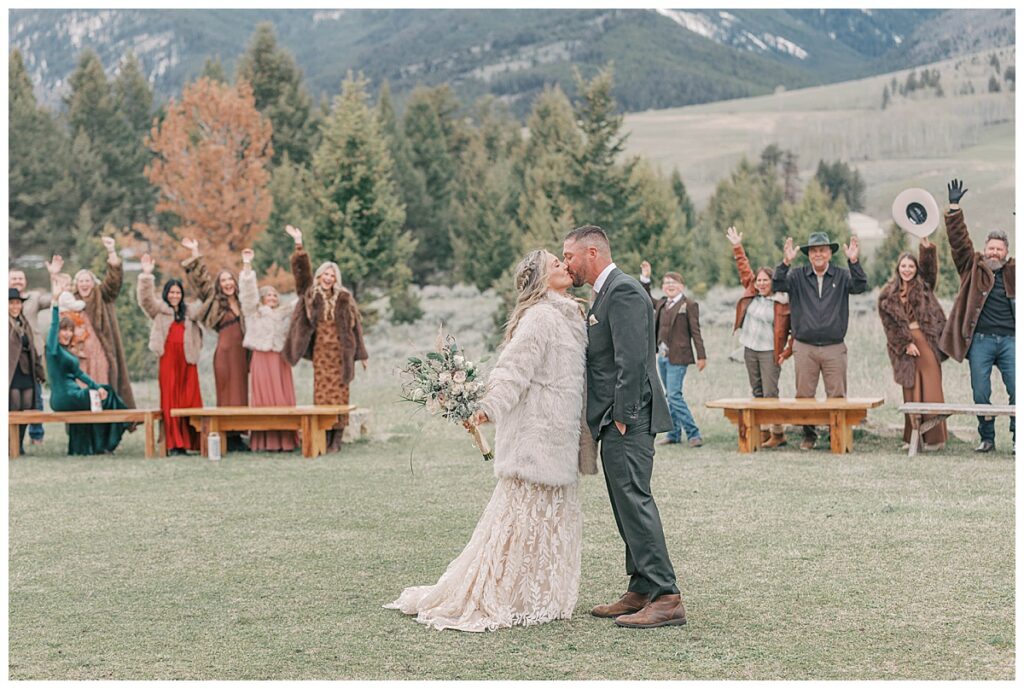 Gardiner Montana wedding ceremony.