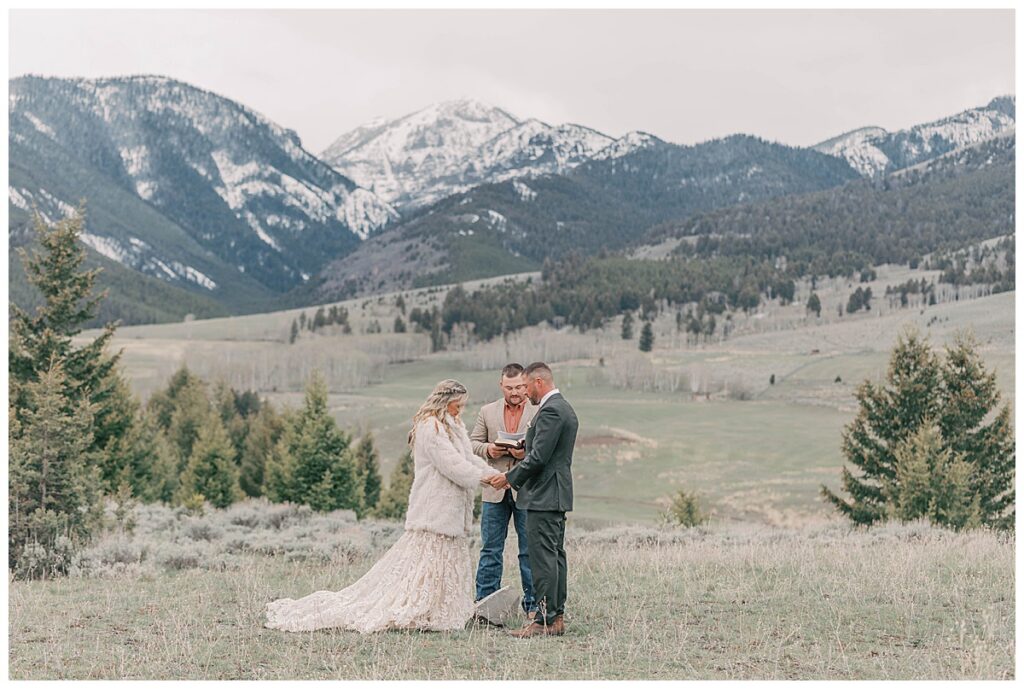 Gardiner wedding ceremony with mountain views.