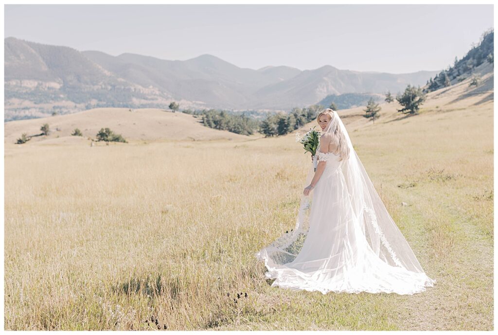 sunlight basin Wyoming bridal portrait